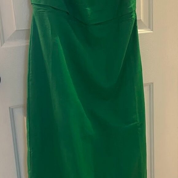 Cincinnati Midi Dress - Off The Shoulder Side Split Column Linen Dress in Green - Picture 4 of 4